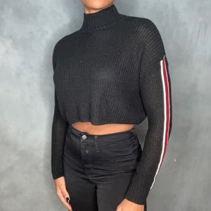 Black Cropped turtleneck sweater (Small)